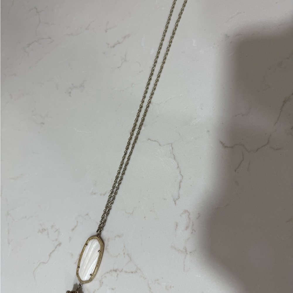 Kendra scott pendant necklace